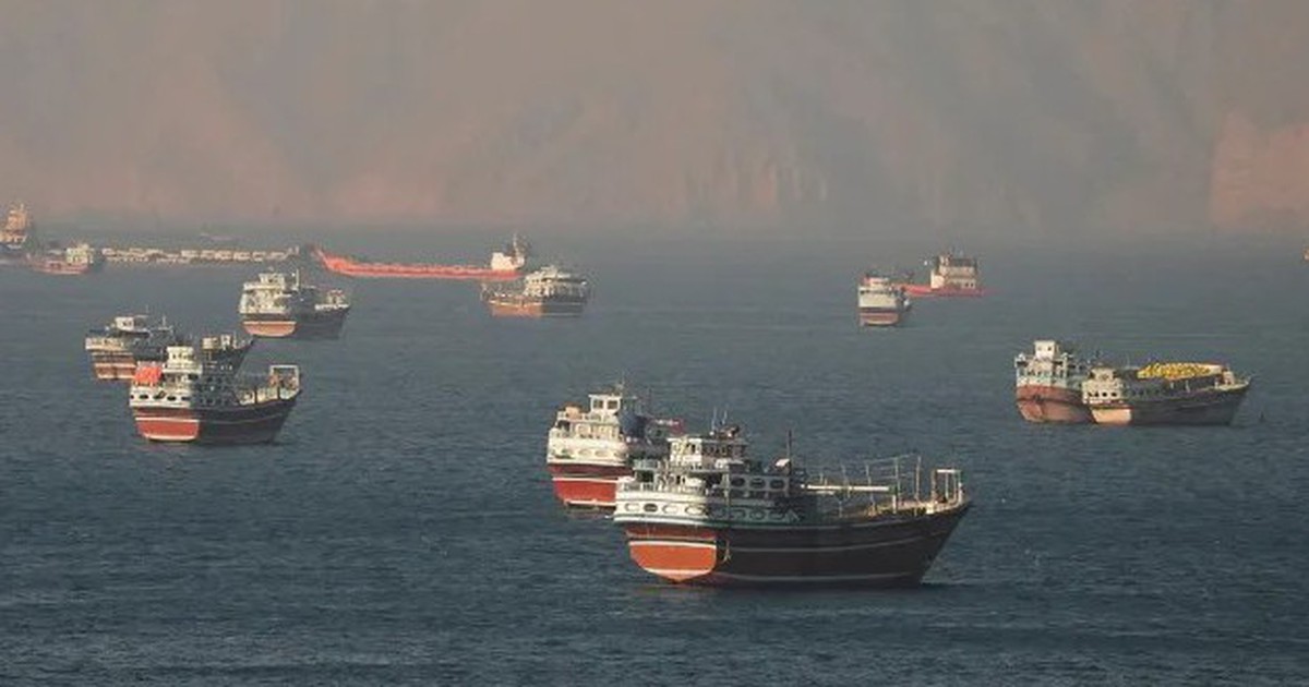 Lượng tàu qua eo Hormuz tăng mạnh nhất sau gần 4 tháng