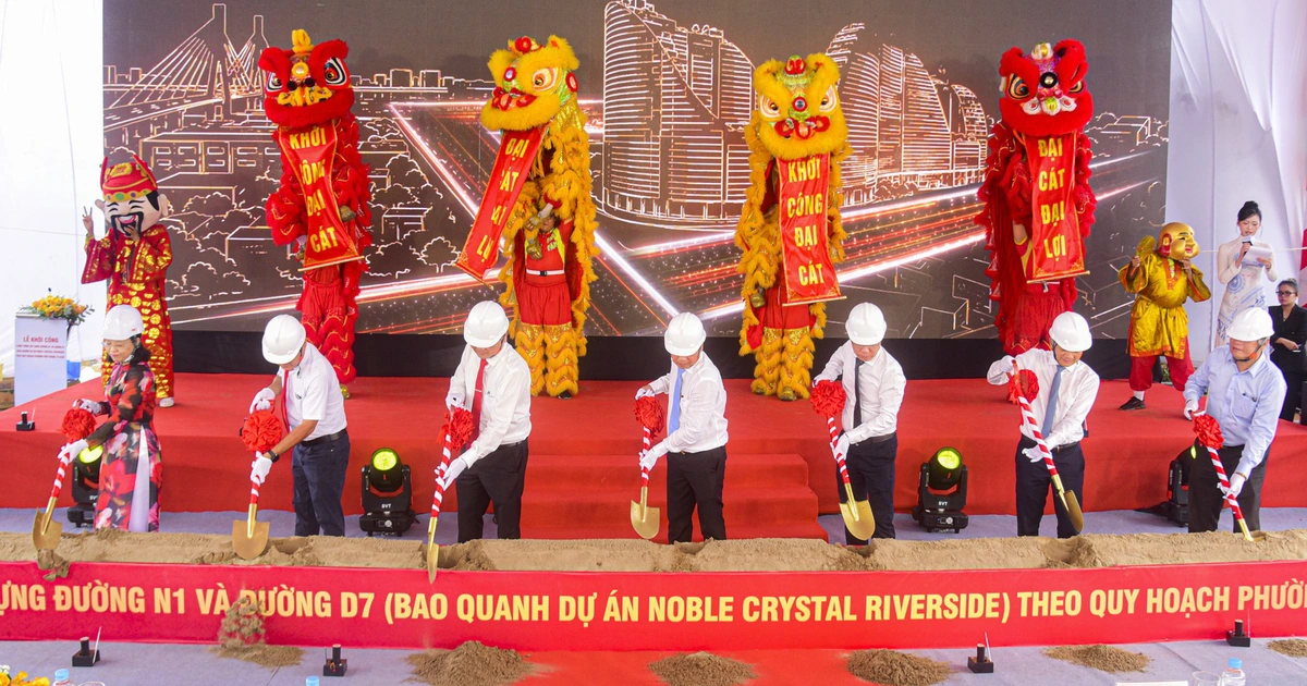 Phường Phú Thuận, TP.HCM khởi công 4 tuyến đường, cư dân sắp thoát cảnh chạy giữa dòng container