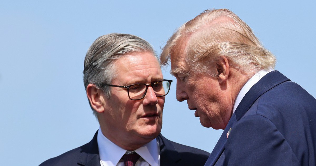 Ông Trump 'vừa đấm vừa xoa' sau khi Thủ tướng Anh Keir Starmer tuyên bố từ chức