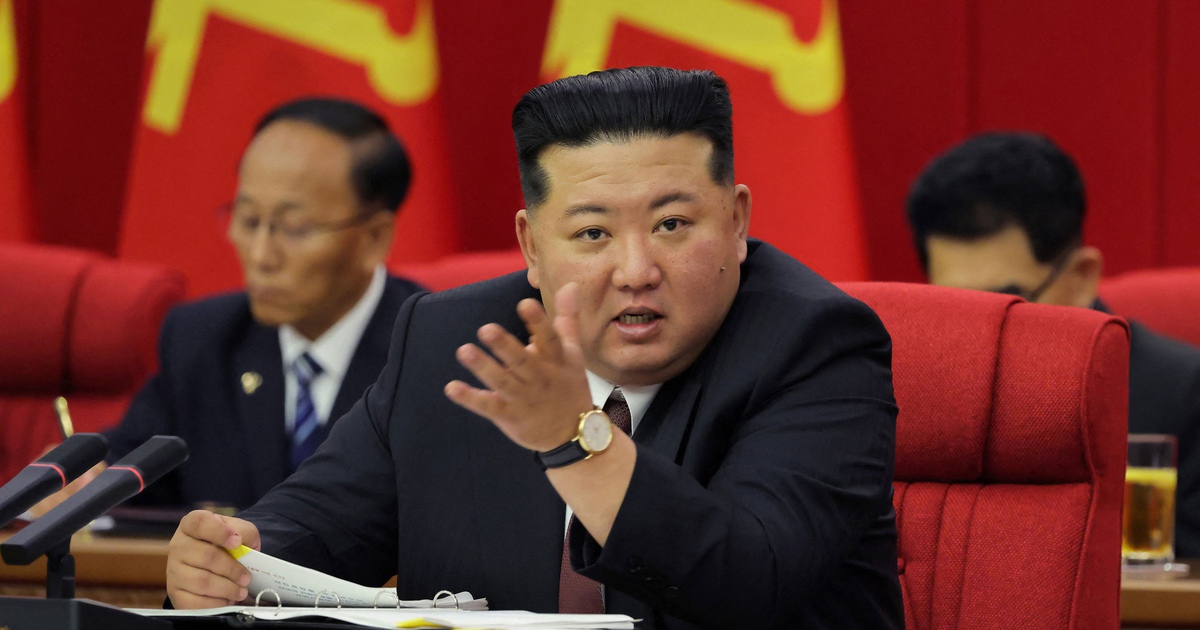 Ông Kim Jong Un đặt mục tiêu phát triển kho vũ khí hạt nhân 'vượt lên trên thế giới'