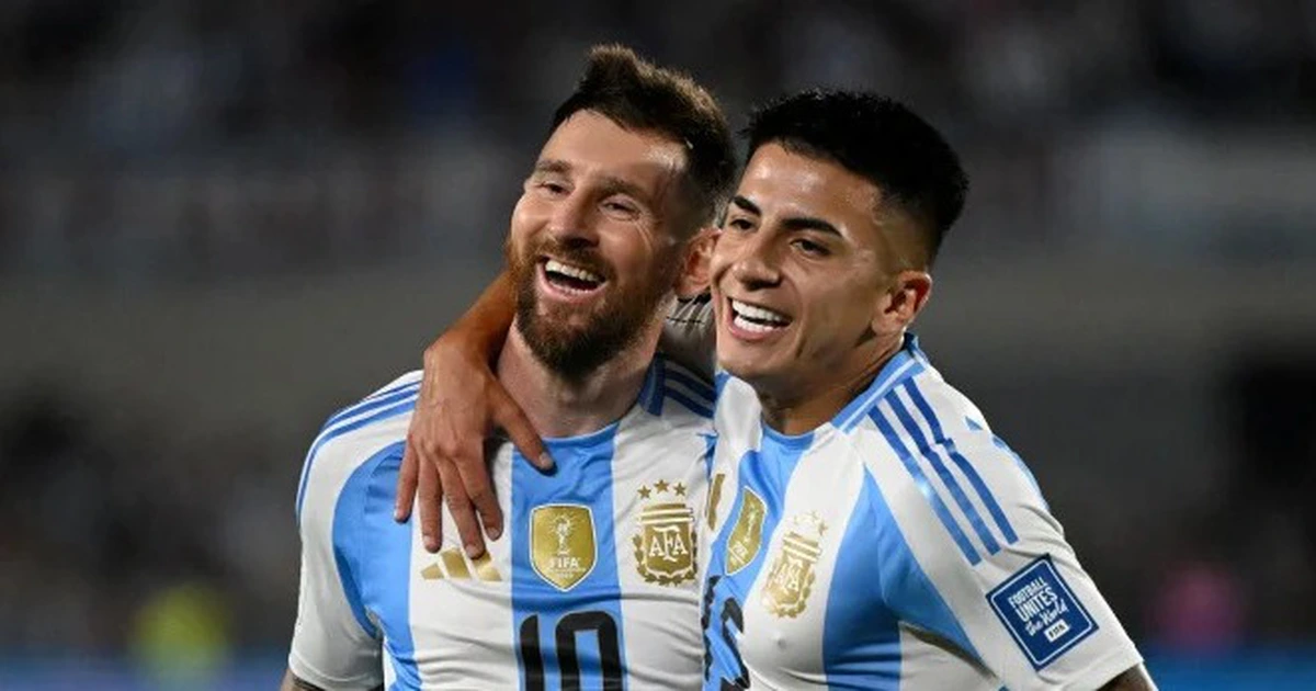 Đàn em Messi có pha xử lý khiến Ronaldo bị chê cười