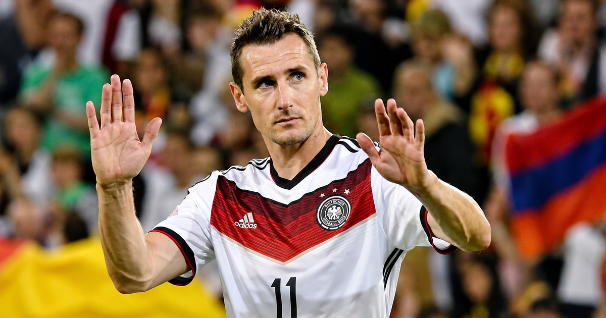 Huyền thoại Klose phản ứng ra sao sau khi Messi phá kỷ lục World Cup?