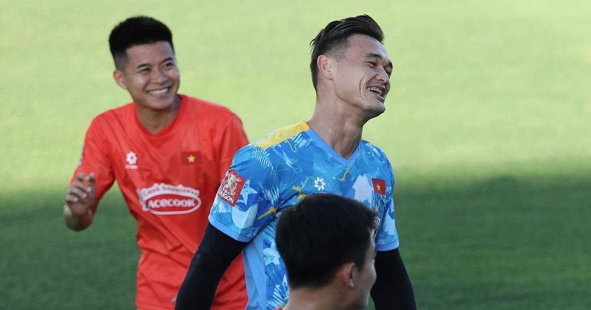 Khoa Ngô vắng, Patrik Lê Giang và Nguyễn Tài Lộc phấn khởi trong ngày đầu tập ở tuyển Việt Nam