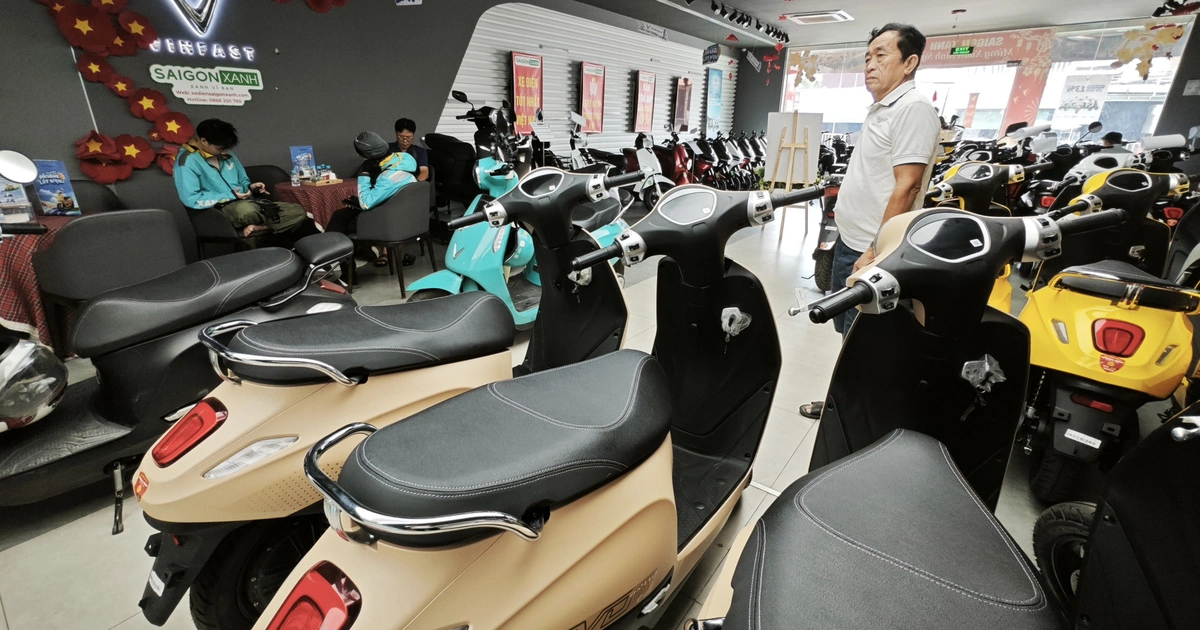 Chỗ sạc dần vào chung cư, xe máy điện đua giá
