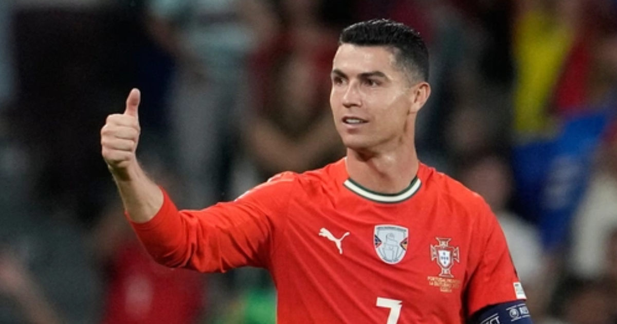 HLV Martinez: Cạnh tranh giữa Ronaldo và Messi nâng tầm bóng đá thế giới