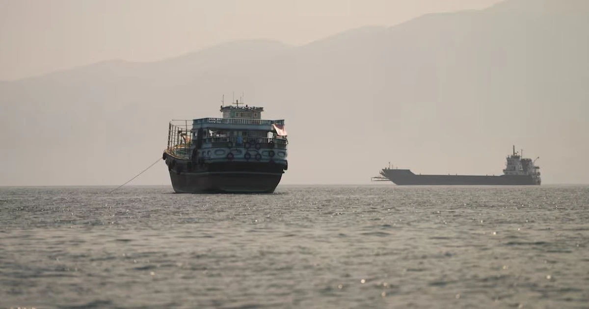 Oman công bố hành lang tạm thời cho tàu thuyền đi qua eo biển Hormuz