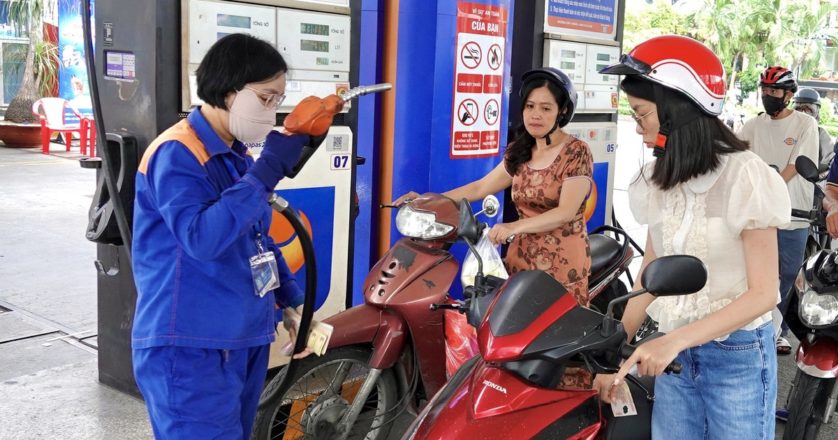 Đề xuất tiếp tục giữ mức thuế nhập khẩu xăng dầu 0% đến hết tháng 9