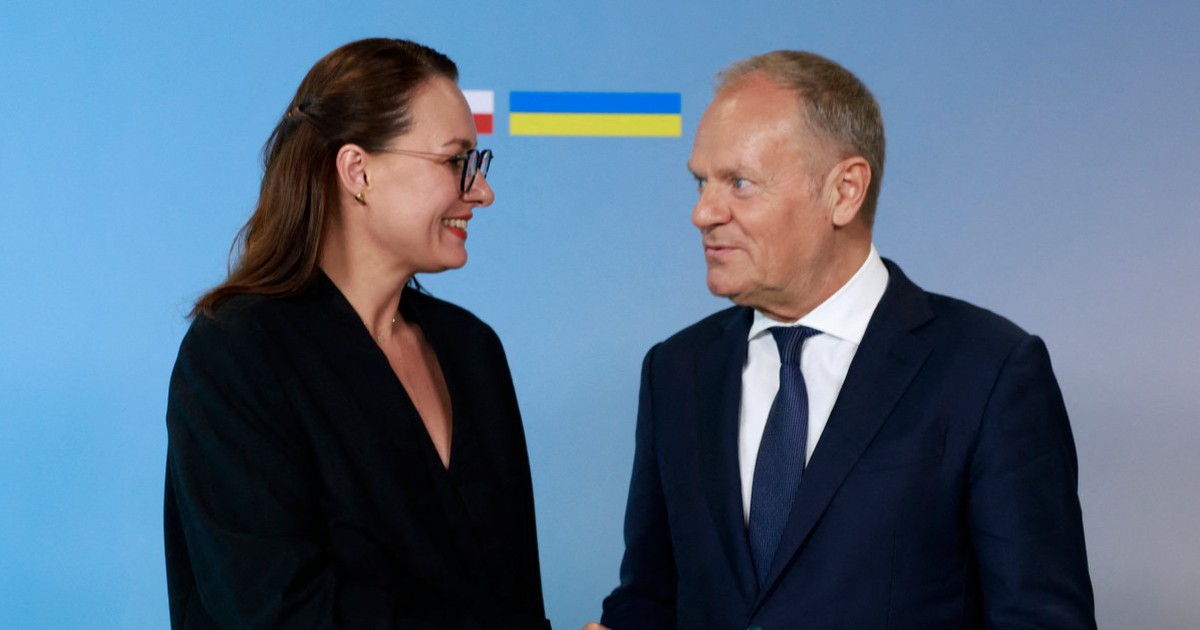 Thủ tướng Ba Lan và Thủ tướng Ukraine bắt tay nhau giữa căng thẳng ngoại giao