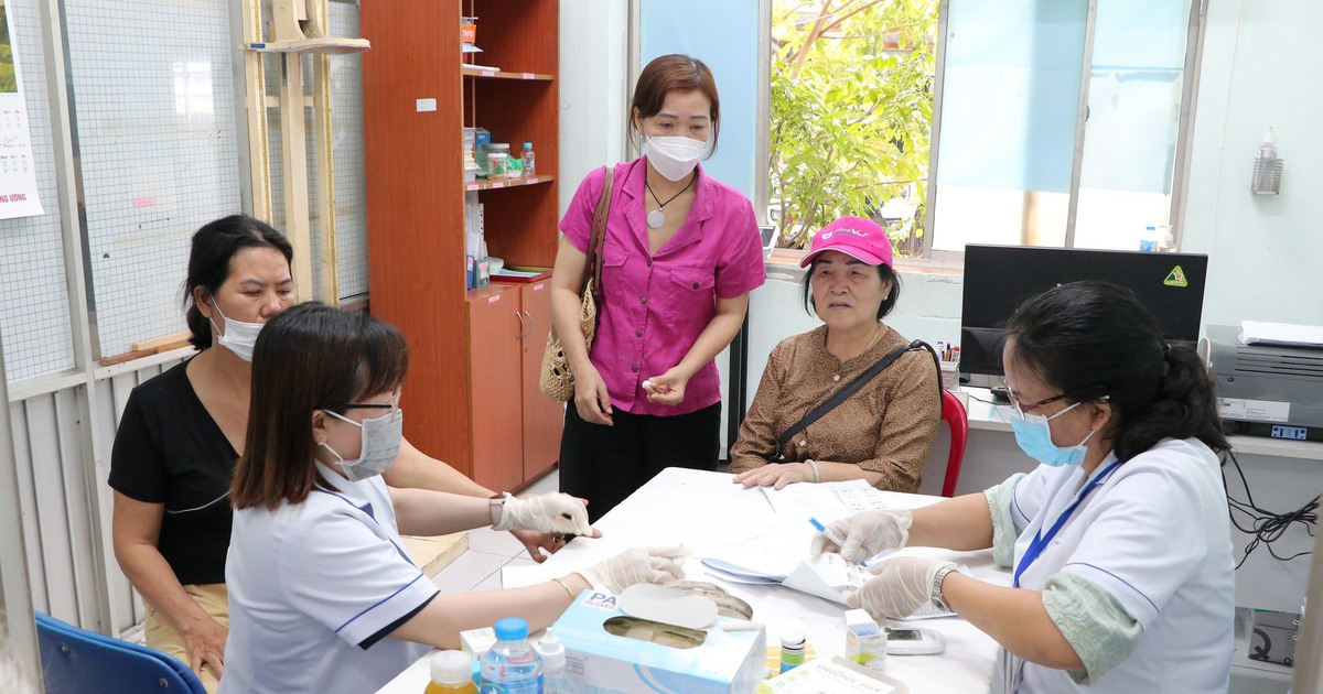 TP.HCM trung bình mỗi ngày khám sức khỏe cho hơn 3.300 người dân