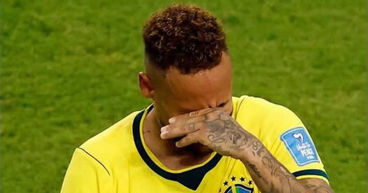Neymar bật khóc khi trở lại tuyển Brazil sau 981 ngày