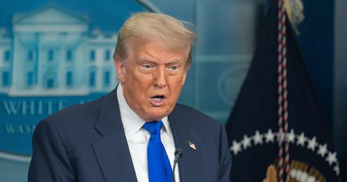 Tổng thống Trump bất ngờ hoãn ký dự luật hỗ trợ nhà ở