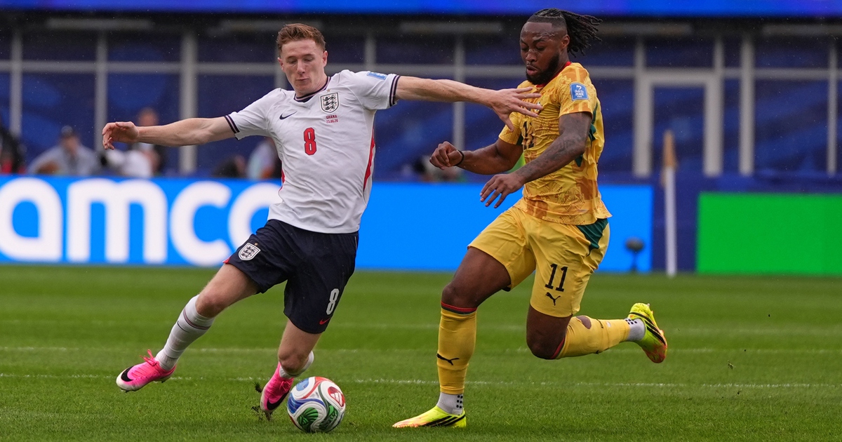 Man City mua siêu tiền vệ giá 'khủng' giữa mùa World Cup