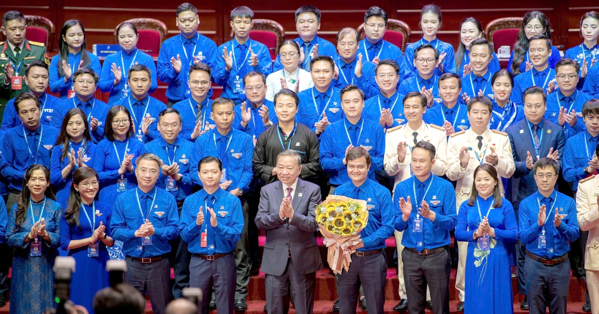 Đất nước cần ở thanh niên một tinh thần mới