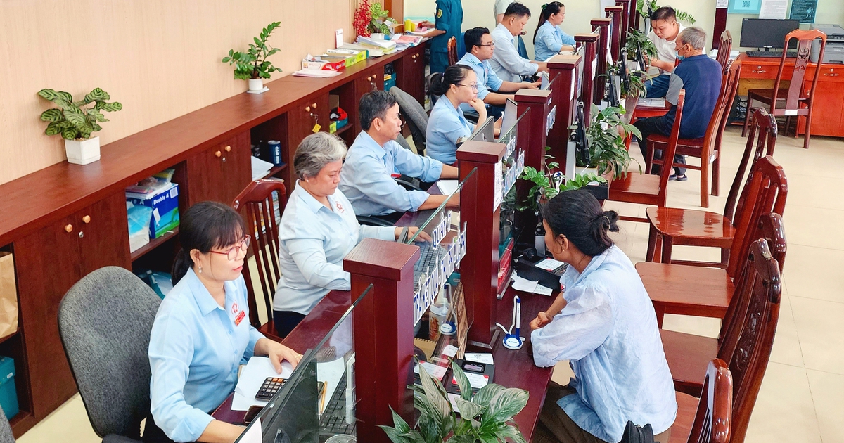 Người dân 'hẹn giờ' làm thủ tục hành chính ở Bình Chánh, không cần bấm số chờ