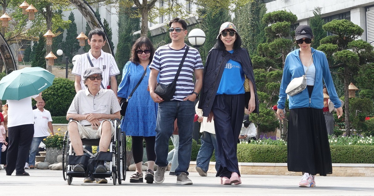 Có phải người trẻ đang ngày càng ít gắn bó với gia đình?