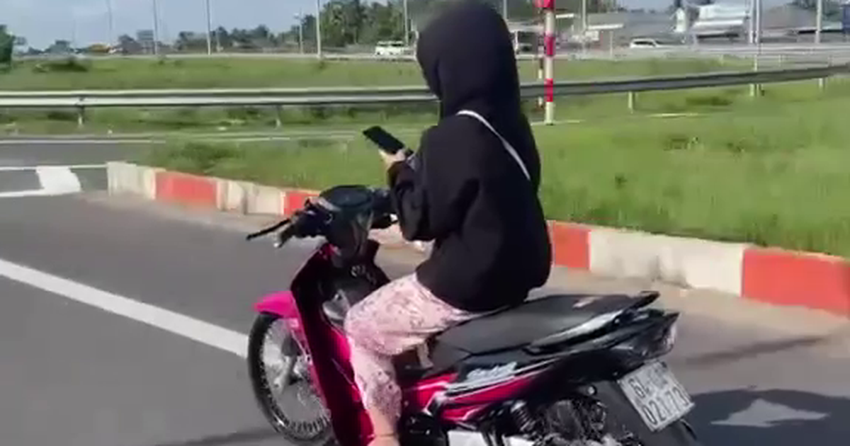 Cô gái 15 tuổi vừa chạy xe vừa bấm điện thoại, mẹ bị lập biên bản, đối mặt mức phạt 10 triệu đồng