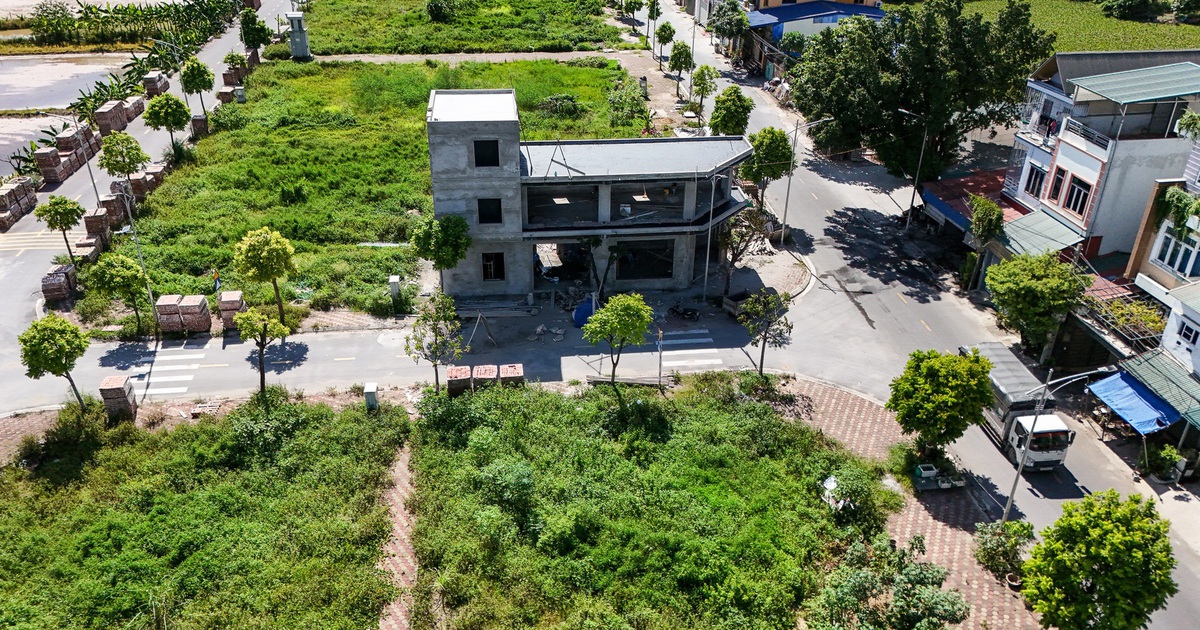 Khu đất từng đấu giá xuyên đêm ở Hà Nội nay 'lặng như tờ'