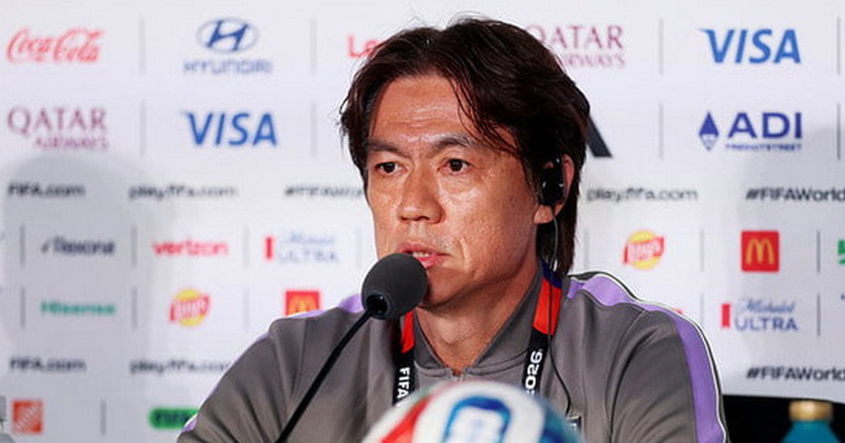 HLV tuyển Hàn Quốc từ chức ngay sau thất bại ở World Cup