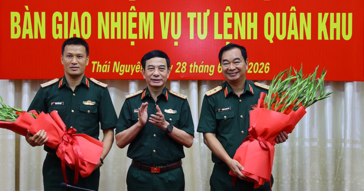 Thiếu tướng Trần Xuân Mạnh tiếp nhận nhiệm vụ Tư lệnh Quân khu 1