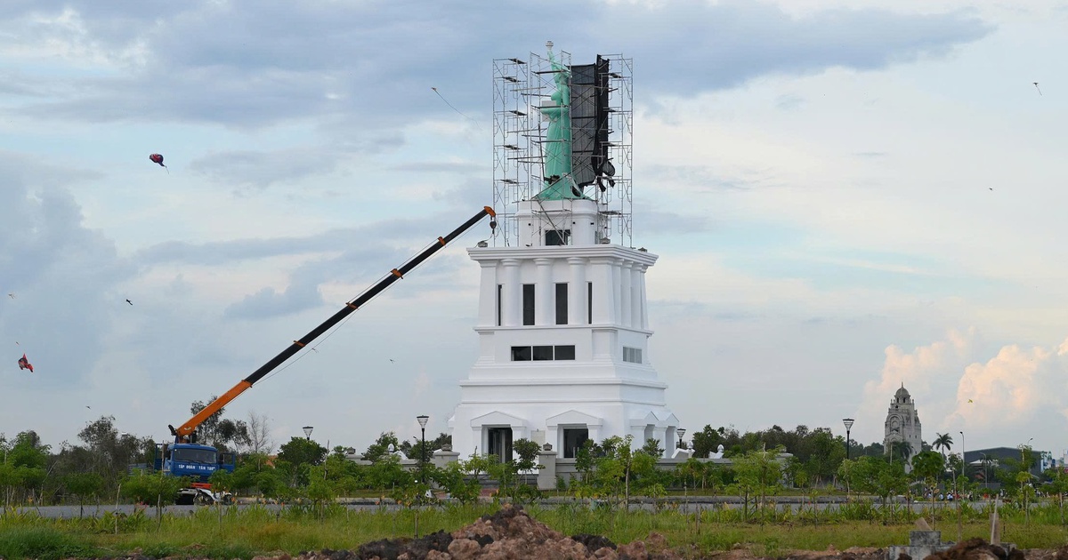 Chủ đầu tư đã bắt đầu tháo dỡ tượng 'nữ thần khai phóng'