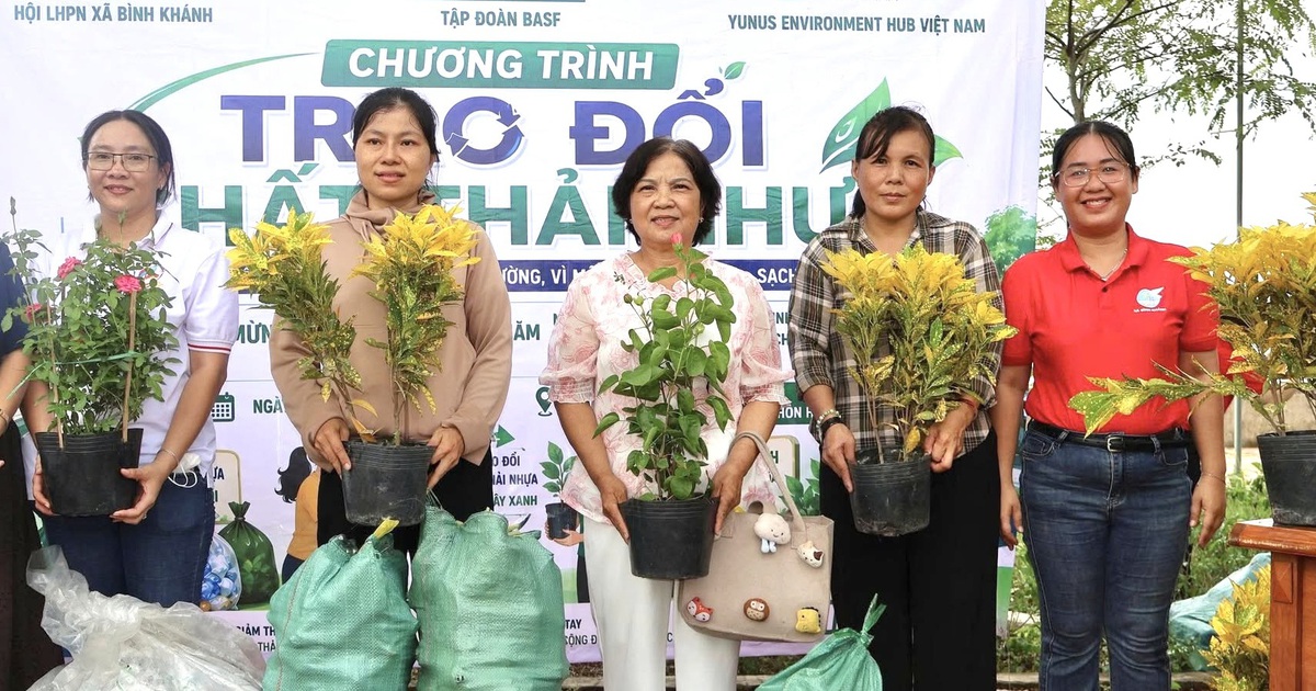 Đổi rác nhựa lấy cây xanh, ngăn rác thải ra biển, sông, bảo vệ môi trường Cần Giờ