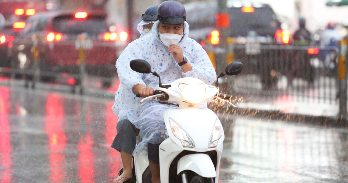 Thời tiết hôm nay 30-6: Bắc Bộ và Nam Bộ đều mưa to chiều tối