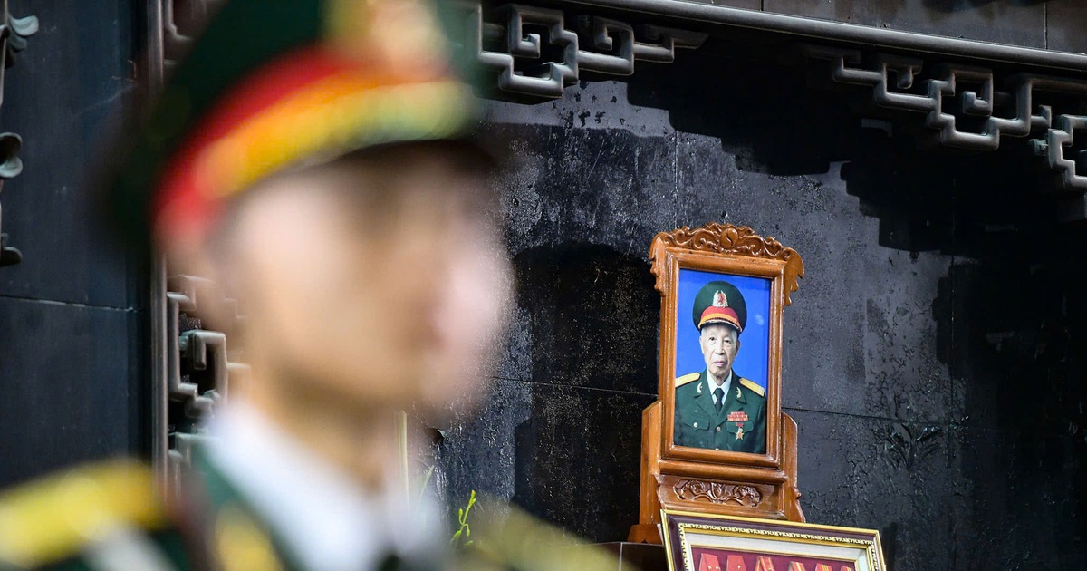 Tiễn biệt Anh hùng La Văn Cầu