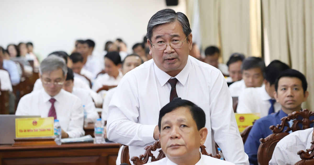 Đại biểu hỏi phí thu gom rác ở Cần Thơ tính dựa trên nhân khẩu có đúng không?