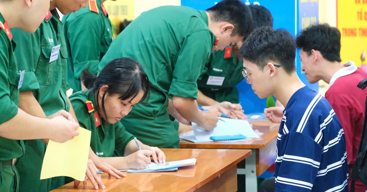 72 thí sinh đầu tiên trúng tuyển vào các trường quân đội