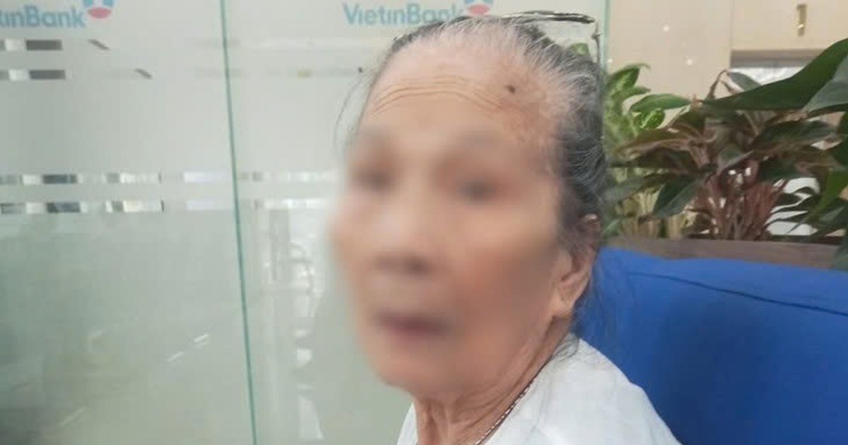 Vụ cụ bà 97 tuổi đi 3 lần nhận tiền chế độ: Hà Nội yêu cầu làm rõ trách nhiệm, lập đường dây nóng