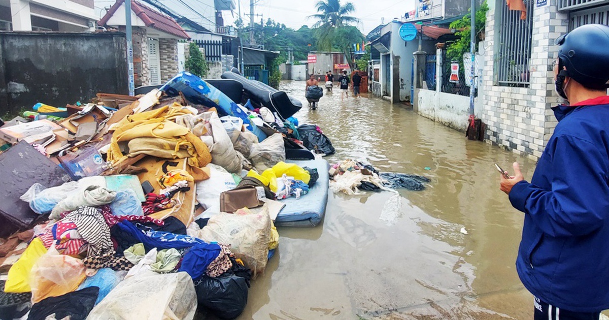 Vụ 'mất giấy khai sinh do lũ': Người dân nộp thêm giấy tờ có chữ 'Thị' để gỡ vướng