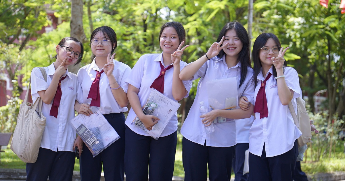 Hai thủ khoa tốt nghiệp THPT cùng đạt 38,5 điểm