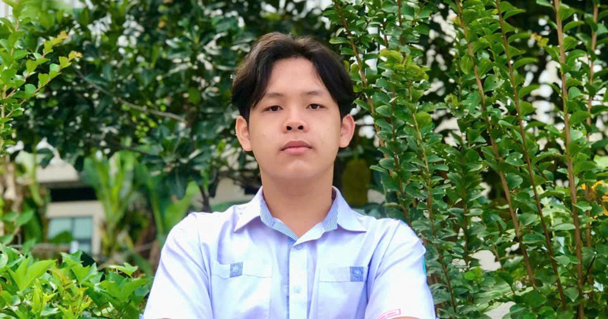Thủ khoa tốt nghiệp TP.HCM: Từng là học sinh rụt rè, muốn nghỉ học giữa chừng…