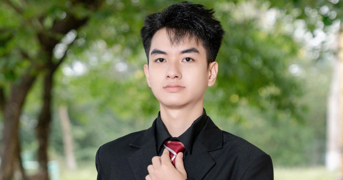 Cậu học trò theo bố mẹ ra đồng đỗ đồng thủ khoa khối A00 xứ Thanh