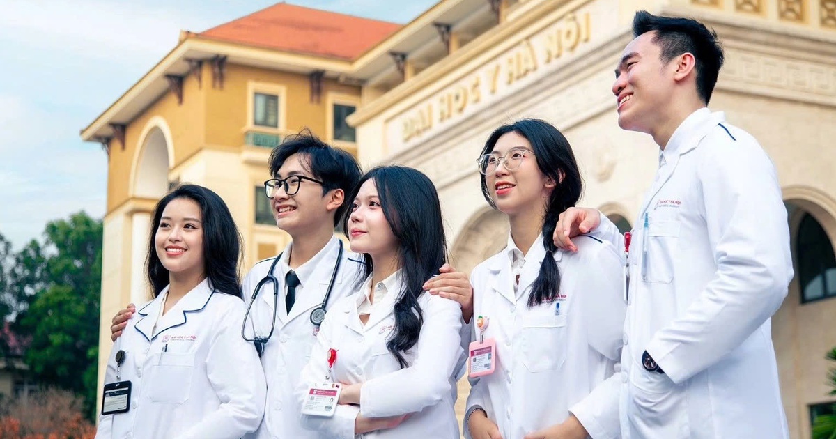 Hai trường y dược tốp đầu phía Bắc công bố thí sinh trúng tuyển thẳng