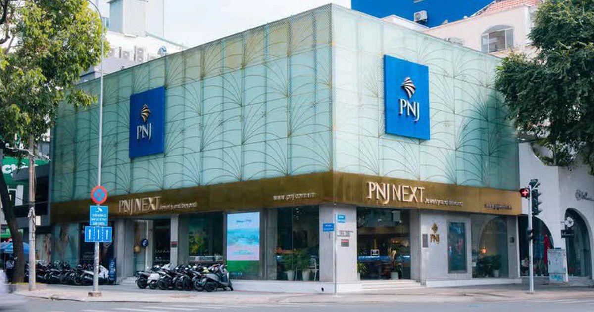 Cổ phiếu PNJ tiếp tục giảm, 'bốc hơi' hơn 26% giá trị sau biến cố