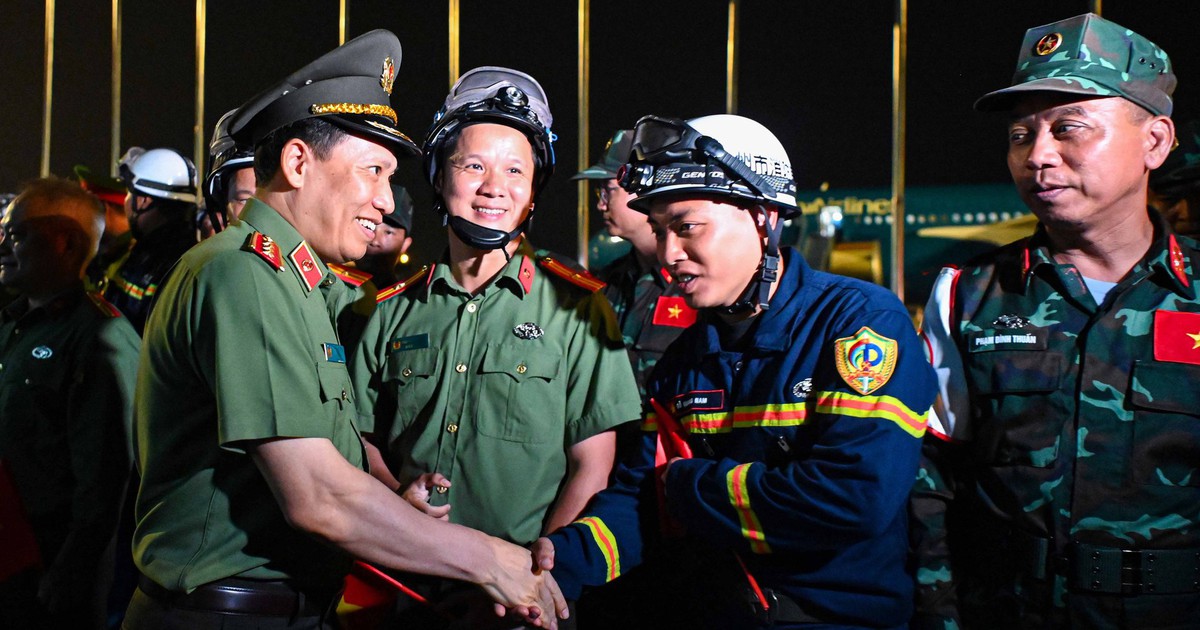 Đoàn Việt Nam về nước sau 12 ngày sang Venezuela tìm kiếm nạn nhân động đất