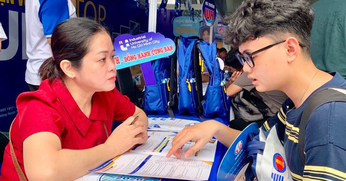 Trường ĐH Công nghiệp TP.HCM lần đầu xét tuyển kết hợp, điểm sàn từ 16