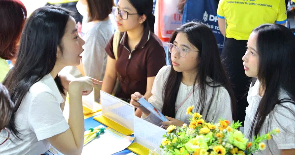 Trụ sở chính và 2 phân hiệu Trường ĐH Tài chính - Marketing cùng điểm sàn