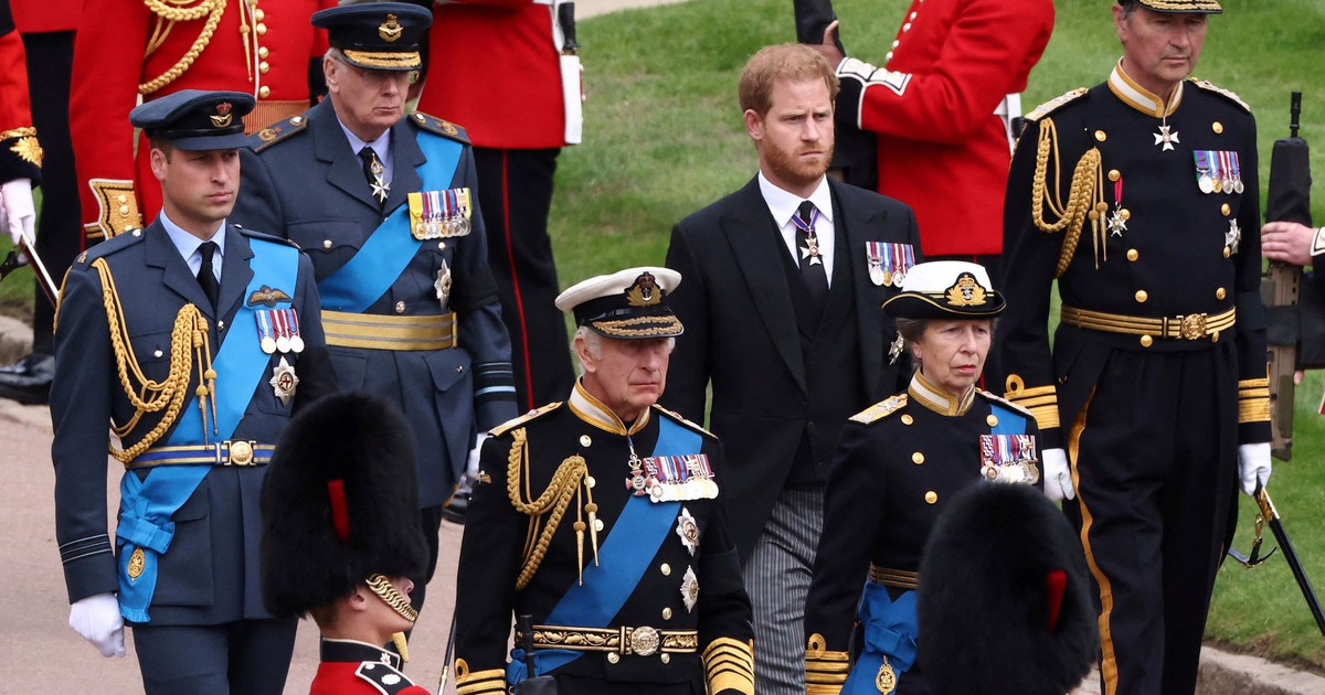 Vua Charles III lần đầu gặp lại hoàng tử Harry và vợ con sau nhiều năm rạn nứt