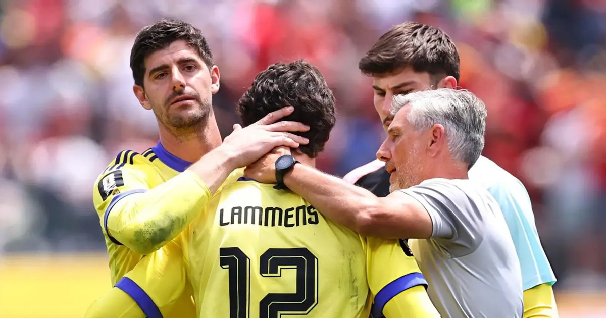 Courtois 'nói dỗi' HLV sau khi bị thay khỏi sân