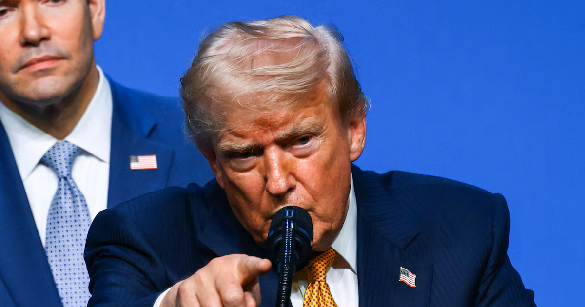 Ông Trump: Hàng ngàn tên lửa sẵn sàng xóa sổ Iran nếu dám ám sát tôi