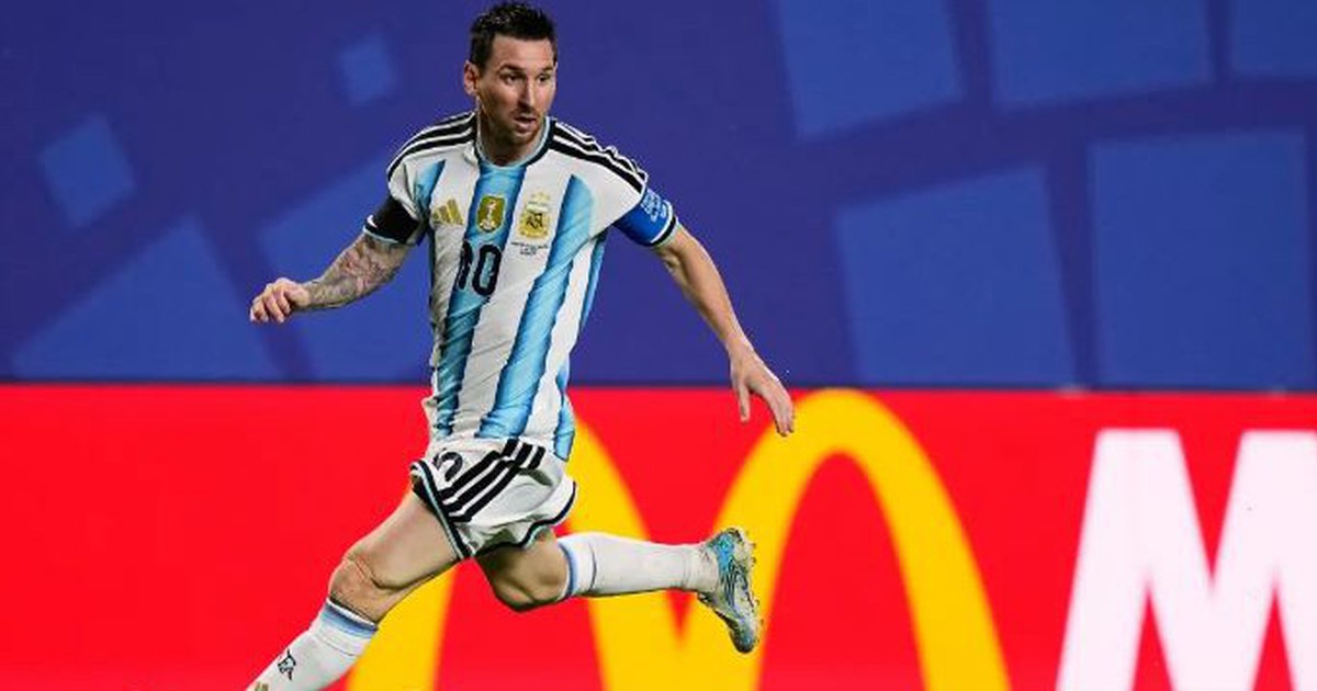Báo chí Anh 'kích động' vì Tam sư đối đầu Messi