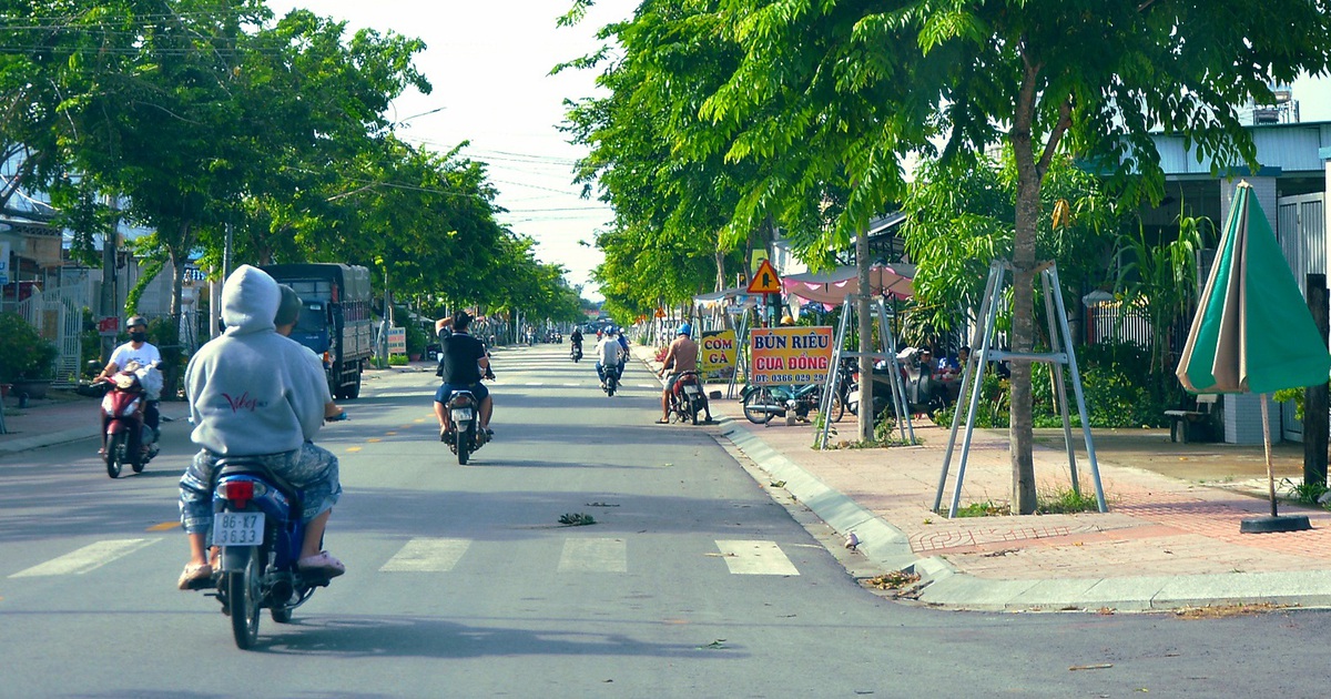 Thi thể trẻ sơ sinh đựng trong giỏ xách bỏ ven đường