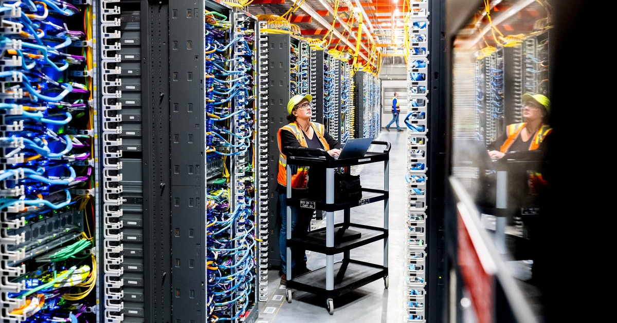 Microsoft, Google, Amazon thải 119 triệu tấn CO₂ vì đua AI