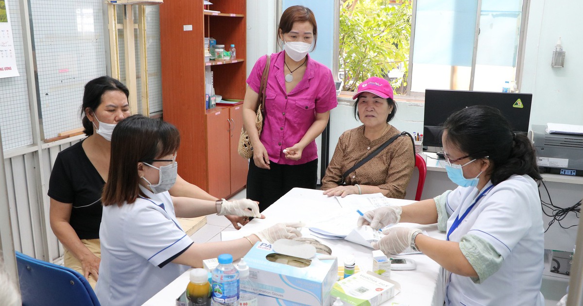 Địa phương nào của TP.HCM đang dẫn đầu về lượt người dân đi khám miễn phí?