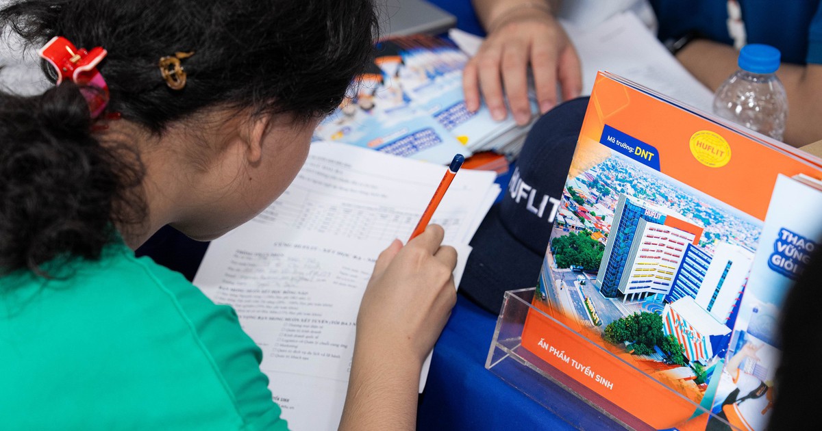 Thời điểm vàng chốt nguyện vọng: Chọn HUFLIT làm nguyện vọng 1, nhận học bổng hấp dẫn