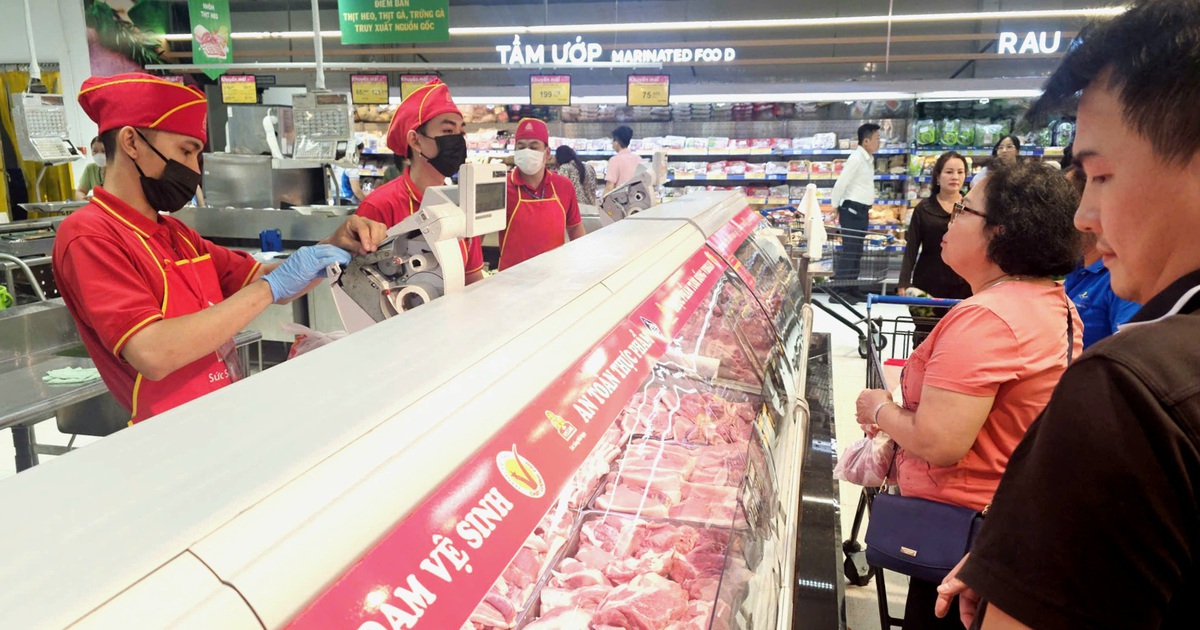 Giá bán lẻ thịt heo giảm, siêu thị tăng khuyến mãi nhưng sức mua vẫn không cao