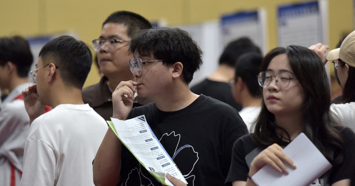 12,7 triệu cử nhân Trung Quốc đối mặt bài toán việc làm