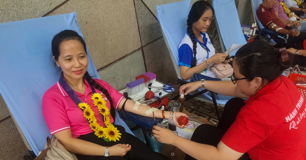 TP Cần Thơ tôn vinh gia đình và cá nhân hiến máu tình nguyện